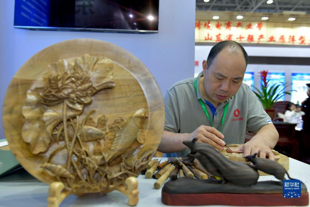 匍京娱乐游戏